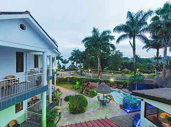 2 Friends Beach Hotel: Swimming Pool