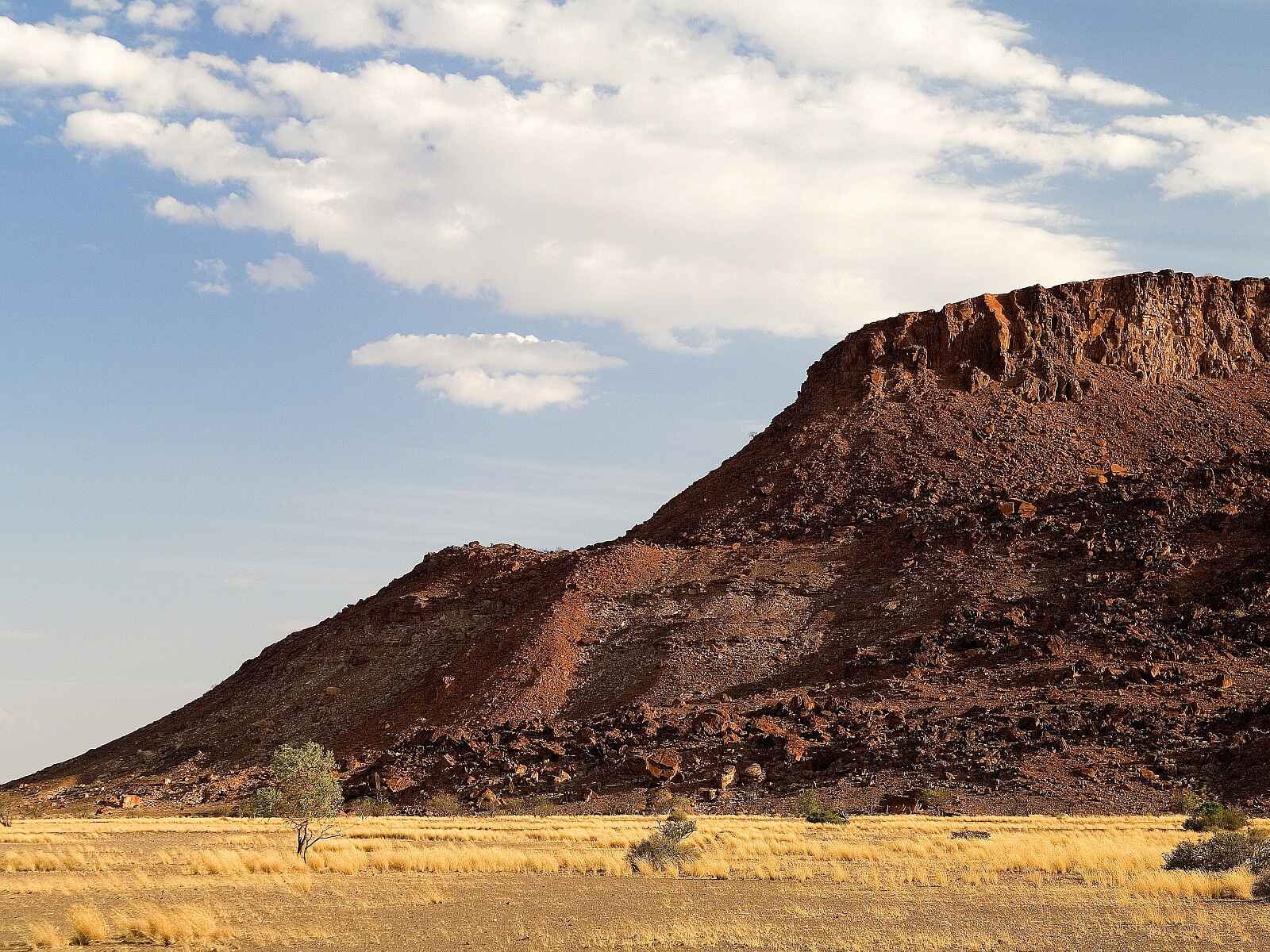 Doro Nawas: Mik-Berge Doro Nawas: Mik-Berge