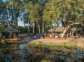 Shinde Footsteps: Bar und Lounge Shinde Footsteps: Bar und Lounge