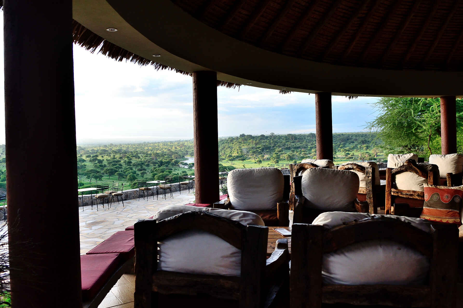 afrikarma Safaris, afrikarma Safaris - Wildnis. Hautnah., afrikarma.de, Safari, Tansania, Tanzania, Tarangire, Tarangire Nationalpark, Tarangire Safari Lodge, Lounge, Terrasse