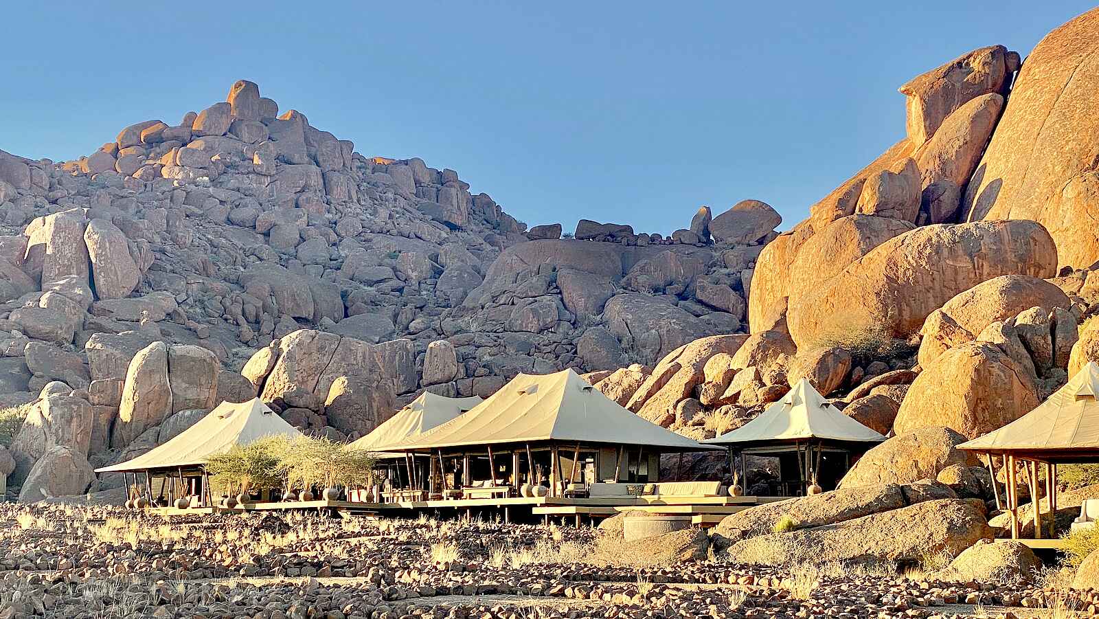 Wolwedans Boulders Camp: Zwischen den Felsen Wolwedans Boulders Camp: Zwischen den Felsen