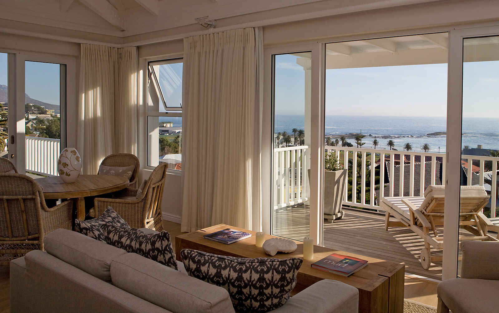 Sea Five Boutique Hotel: Gästesuite mit Blick Sea Five Boutique Hotel: Gästesuite mit Blick