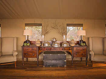 Verney's Camp: Kommode