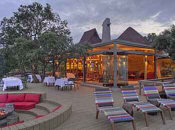 Angama Mara: Blick auf die Terrasse Angama Mara: Blick auf die Terrasse