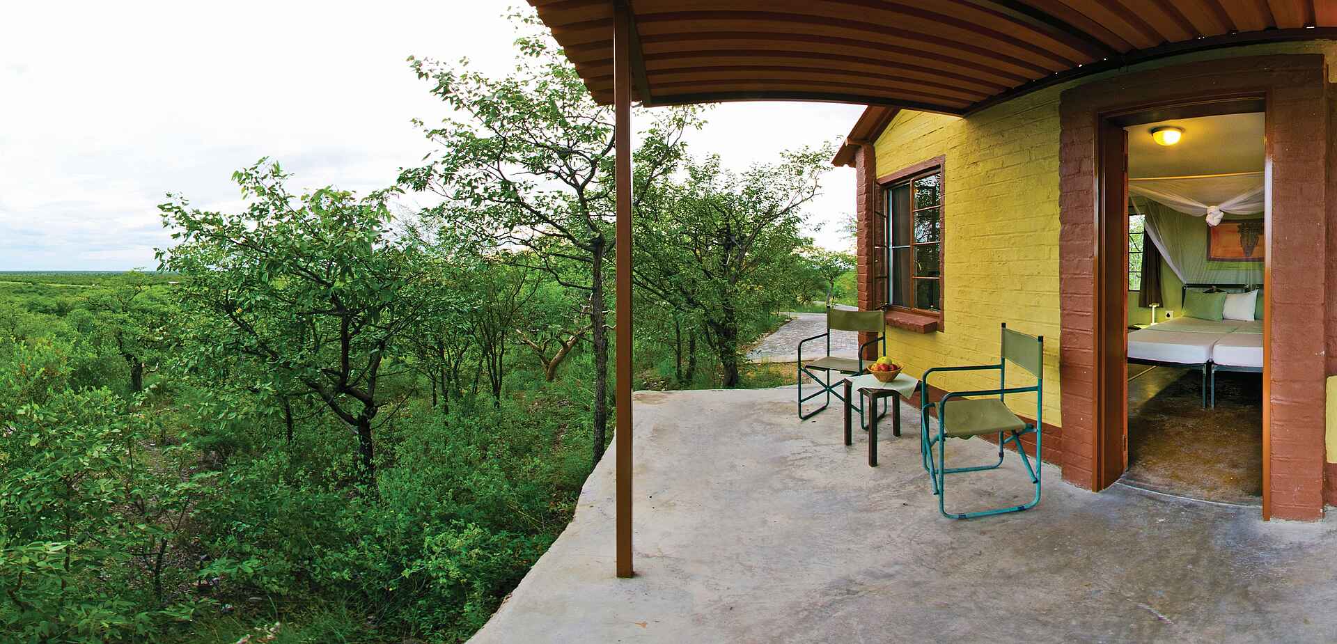etosha nationalpark, etosha safari camp, gondwana collection, ausblick, veranda, afrikarma, afrikarma safaris, afrikarma safaris - wildnis. hautnah., afrikarma.de