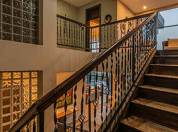 Lux Lake Kivu Hotel: Royal Villa Treppe zu den Räumen