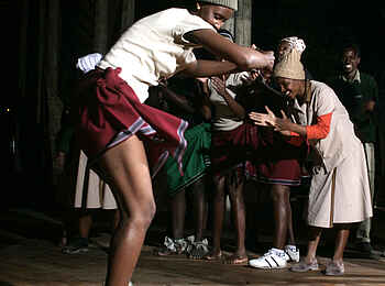 Moremi Crossing: Tanz Moremi Crossing: Tanz