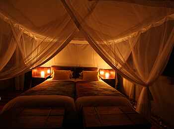 Sango Safari Camp: Himmelbett