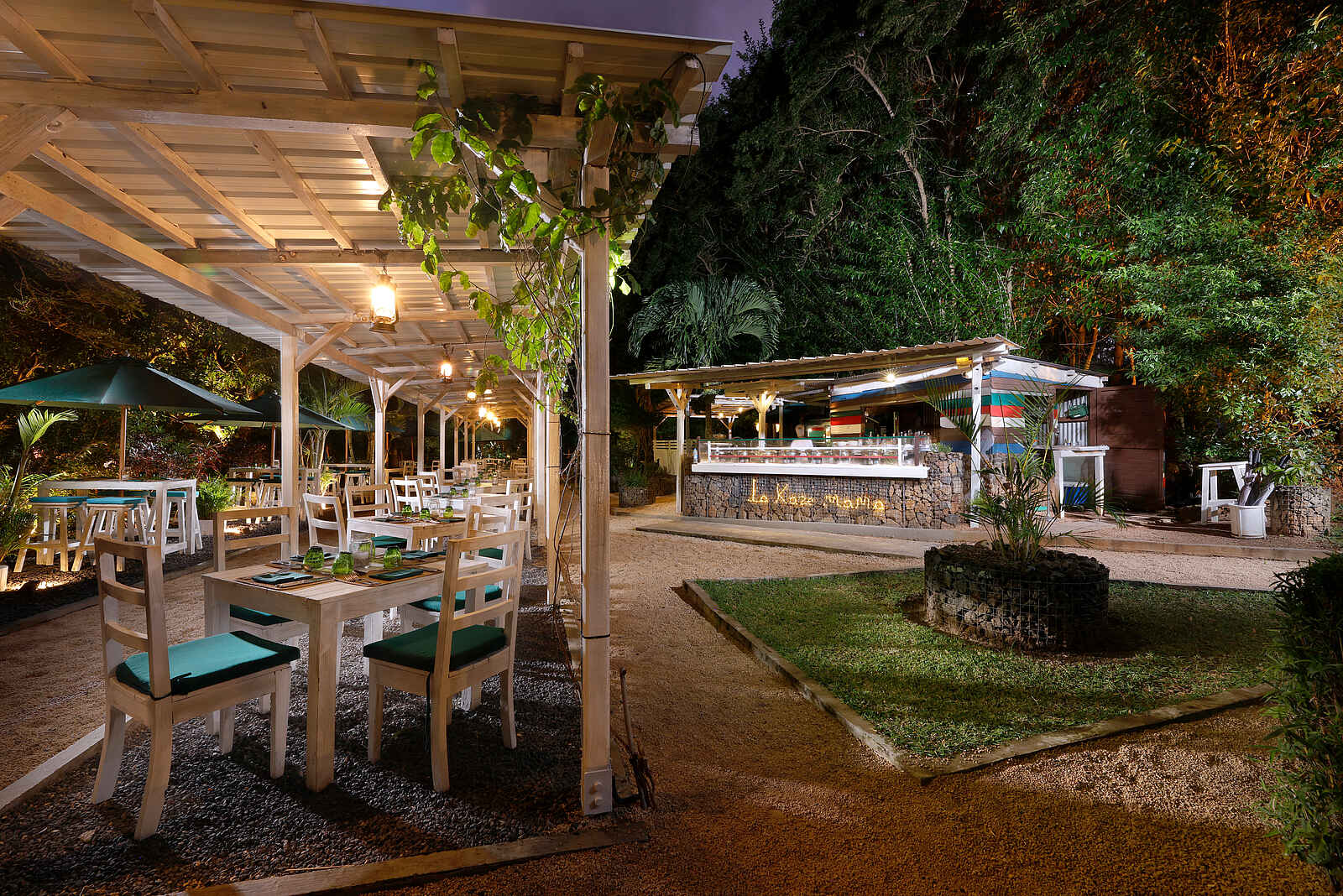 Shanti Maurice Resort & Spa: Das La Kaze Mama Restaurant Shanti Maurice Resort & Spa: Das La Kaze Mama Restaurant