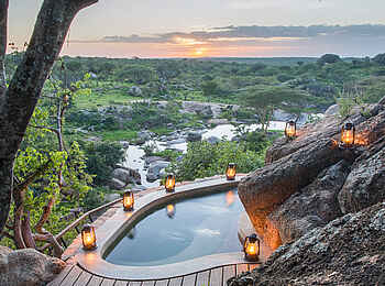 Legendary Mwiba Lodge: Geheizter Pool mit Laternen Legendary Mwiba Lodge: Geheizter Pool mit Laternen