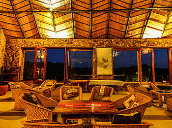 Matobo Hills Lodge: Lounge Matobo Hills Lodge: Lounge