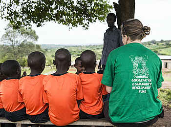 Mihingo Lodge: Besuch in Schule Mihingo Lodge: Besuch in Schule