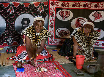 andBeyond Phinda Vlei Lodge: Besuch eines Zulu Dorfes