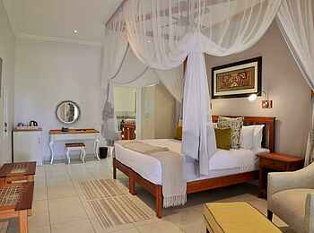 Batonka Guest Lodge: Pool View Room Bett Batonka Guest Lodge: Pool View Room Bett