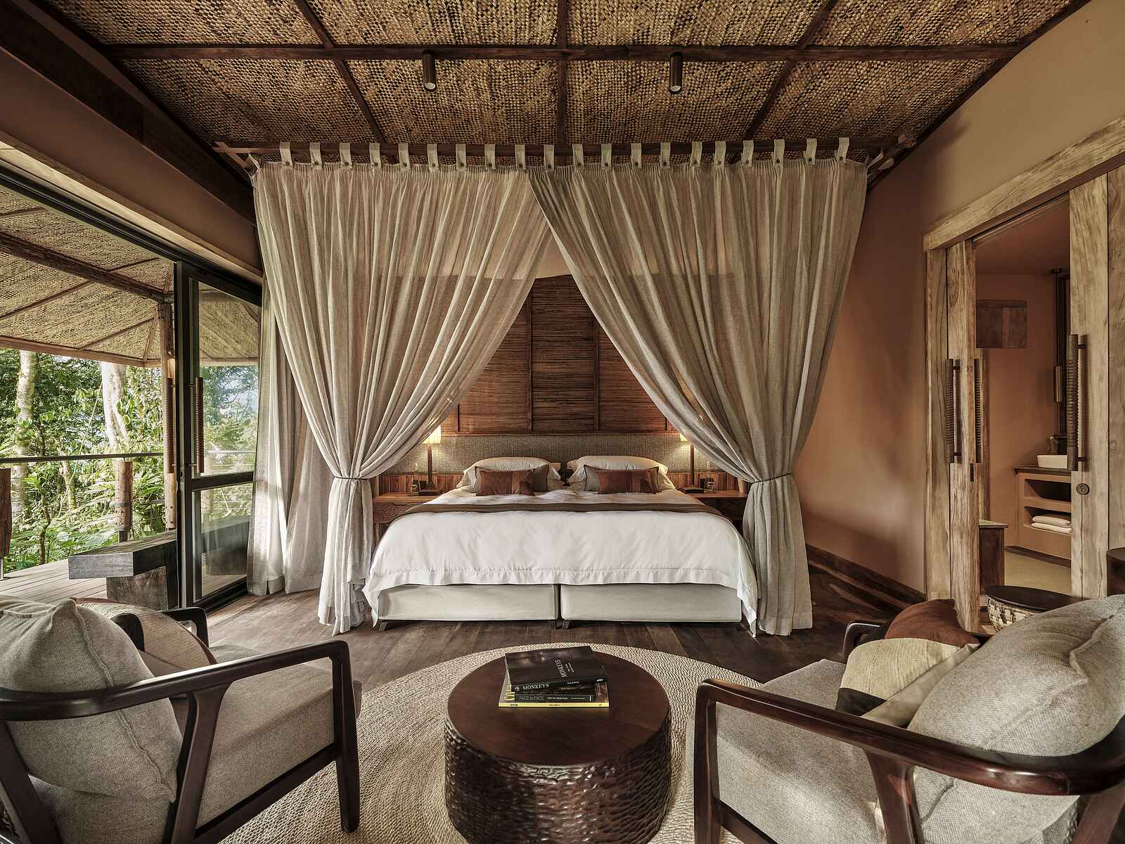 Gorilla Forest Lodge: Blick in eine Villa Gorilla Forest Lodge: Blick in eine Villa