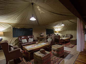 Kadizora Camp: Sitzgruppe in der Lounge Kadizora Camp: Sitzgruppe in der Lounge