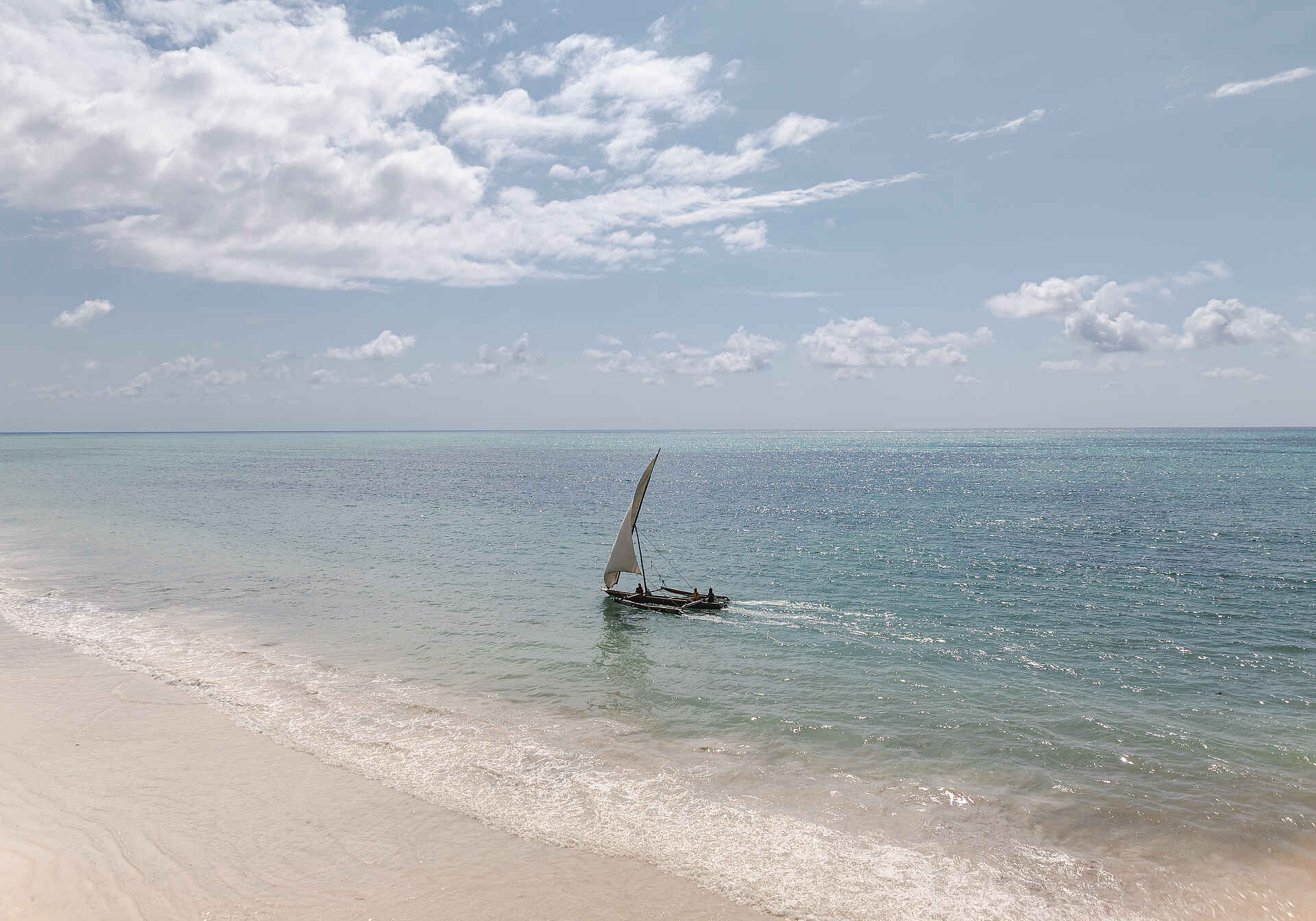 Kisiwa on the Beach: Segelboot