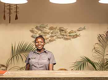 Lenyebi River Lodge: Die Rezeption Lenyebi River Lodge: Die Rezeption