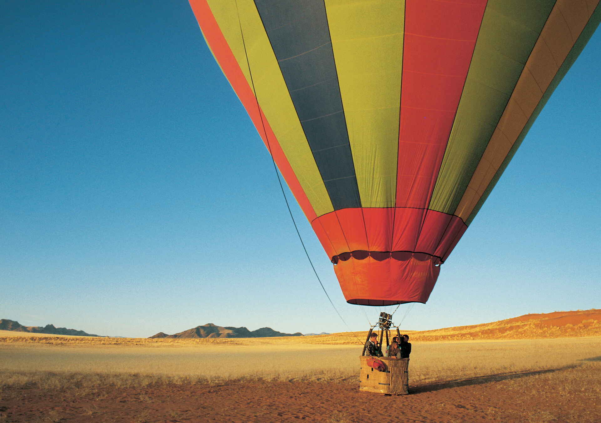Namib Rand Nature Reserve: Bereit zum Ballonstart Namib Rand Nature Reserve: Bereit zum Ballonstart