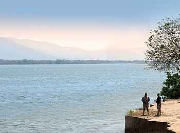 Nyamatusi Mahogany: Stop am Sambesi