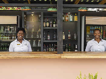 Sedia Riverside Hotel: Bar