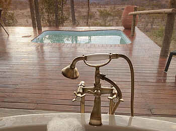 The Elephant Camp: Wanne und Plunge Pool