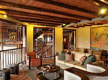 Victoria Falls Safari Lodge: Stimmungsvolle Einrichtung