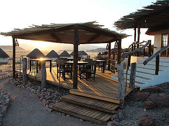 Desert Homestead: Essensbereich draußen