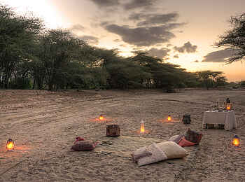 Koros Camp: Sundowner im Flussbett