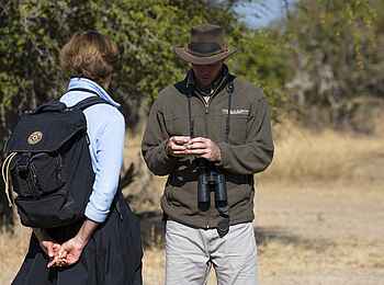 Ntemwa Busanga Bushcamp: Lesen von Spuren