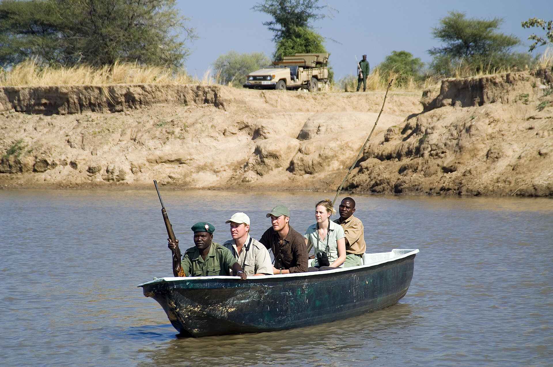 Bewaffnete Wache, Flussüberquerung, Game Drive, Geführte Buschwanderung, Geländefahrzeug, Luangwa, Luangwa River, Luangwa-Tal, Motorboot, Pirsch, Robin Pope Safaris, Safari, South Luangwa National Park, Walking Safari, Wildbeobachtung, Wildtiere, Zawa Guide, afrikarma, Afrikarma.de, RPS