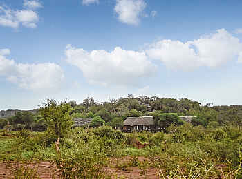 Madikwe Hills Private Game Lodge: Eine Suite im Grün der Hügel