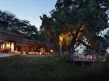 Matetsi Victoria Falls: Außenansicht in der Dämmerung Matetsi Victoria Falls: Außenansicht in der Dämmerung