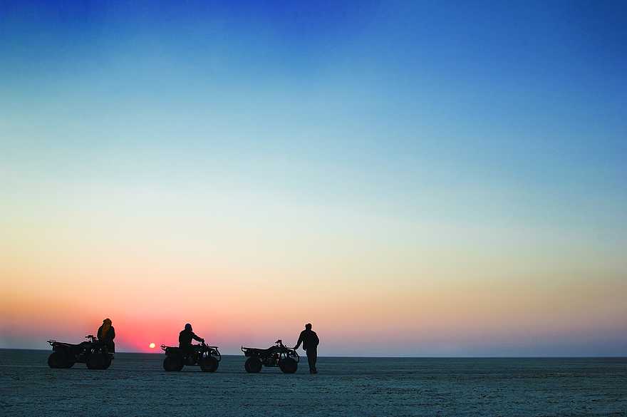 Jack's Camp: Auf dem Quadbike in die Pfannen Jack's Camp: Auf dem Quadbike in die Pfannen