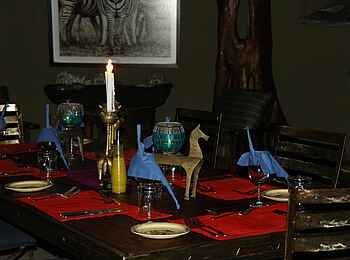 Kujwana Camp: Gedeckter Tisch