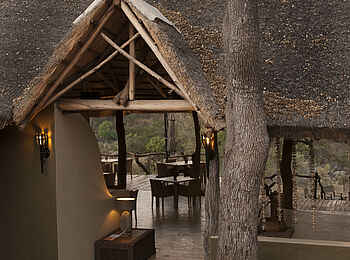 Mkulumadzi Lodge: Eingang zum Hauptgebäude