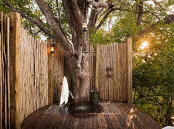 Tuludi Camp: Außendusche Tuludi Camp: Außendusche