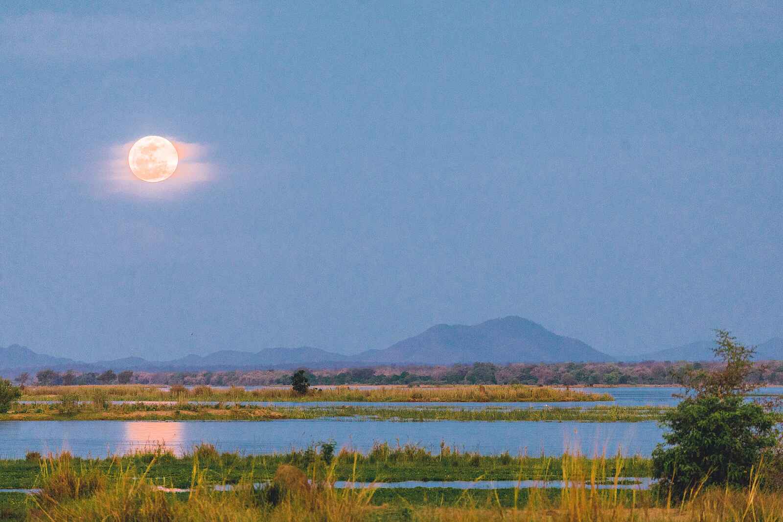 Chula Island Flycamp: Mondaufgang Chula Island Flycamp: Mondaufgang