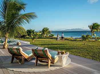 Time + Tide Miavana: Terrasse mit Meerblick