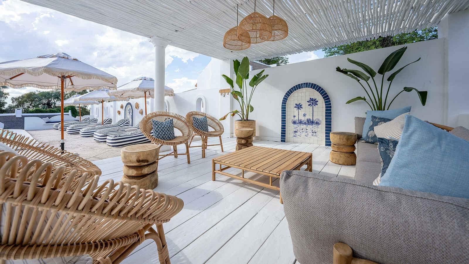 Grays Eden: Lounge am Pool Grays Eden: Lounge am Pool