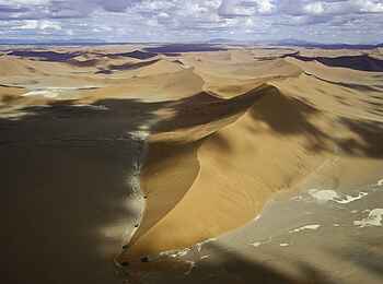 Kulala Desert Lodge: Sossusvlei aus der Luft