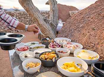 Onduli Ridge Camp: Am Buffet