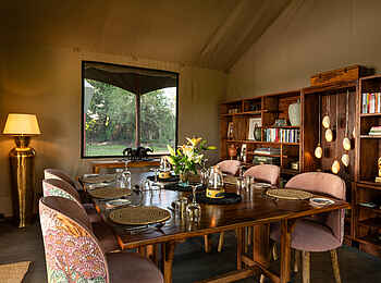 Rekero Camp: Bibliothek