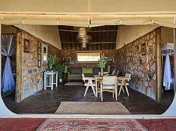 Saruni Rhino: Blick hinein Saruni Rhino: Blick hinein