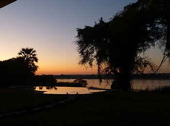 The River Farmhouse: Abendstimmung