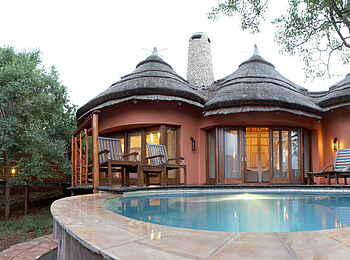 Thanda Safari Lodge: Bush Villa von außen Thanda Safari Lodge: Bush Villa von außen