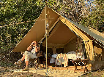 Charlie Ugalla Safari Camp: Blick ins Zelt