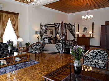 House of Waine: Malaika - Zimmer mit Bett und Lounge House of Waine: Malaika - Zimmer mit Bett und Lounge