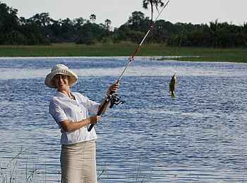 Nxabega Under Canvas Camp: Beim Angeln