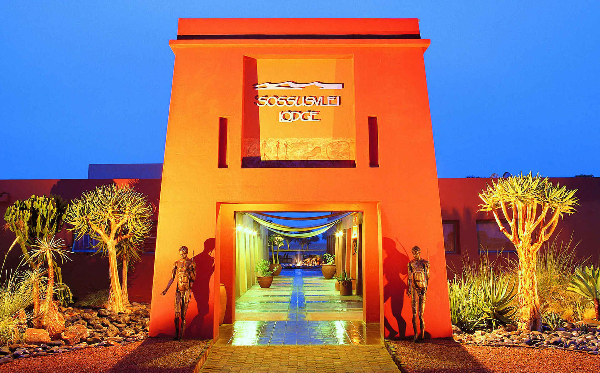 Adventure Center, Adventure Centre, Eco Award, Eco Award Namibia, Game Drives, Heißluftballon, Luxus, Nachhaltigkeit, Namib, Namib Wüste, Namibia, Namib-Naukluft, Namib-Naukluft-Nationalpark, Natur, Naturwanderungen, Sanddünen, Savanne, Sesriem, Sesriem-Canyon, Sesriem-Gate, Sossusvlei, Sossusvlei Lodge, Taleni Africa Tourism Holdings Ltd, Umwelt, Lodge, Unterkunft, afrikarma, afrikarma.de, Naukluftgebirge